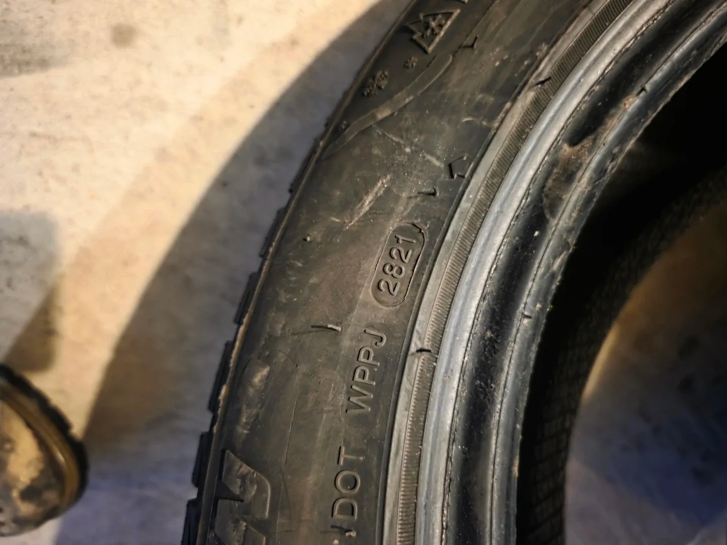 2X205/55R16 Winrun Winter-max winter  Tires only pair image indicator(6)