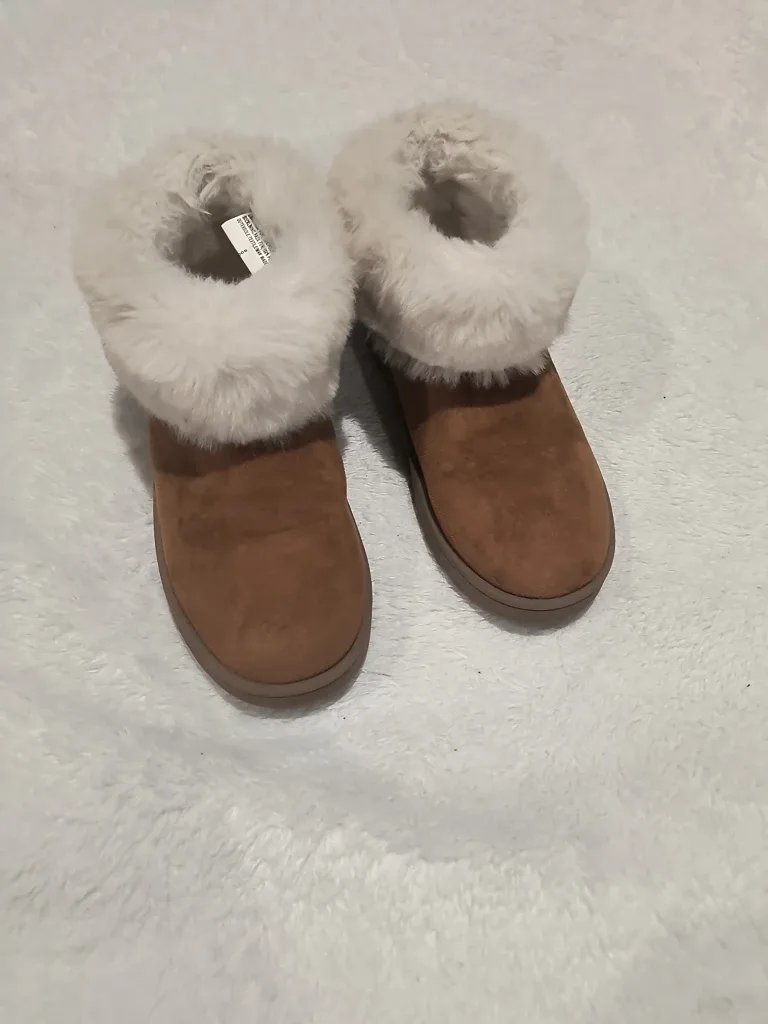 SO Girls' Chestnut Faux Fur Boots - Size 4