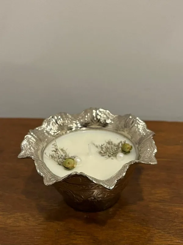 Handmade Decorative Candles image indicator(7)