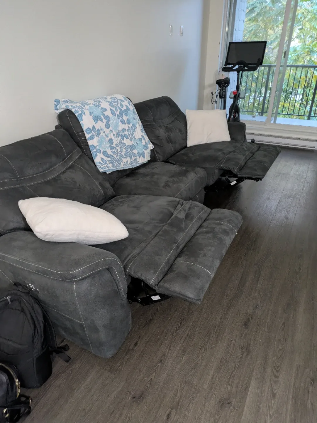 Blue Reclining Sofa image indicator(5)