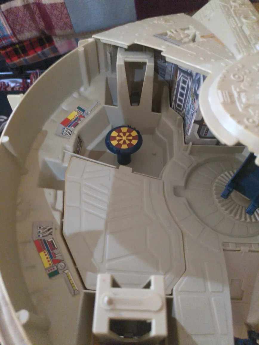 Vintage Star Wars Millennium Falcon Spaceship image indicator(5)