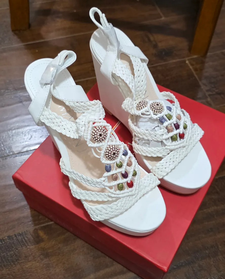 Mackin J White Wedge Sandals - Size 8.5