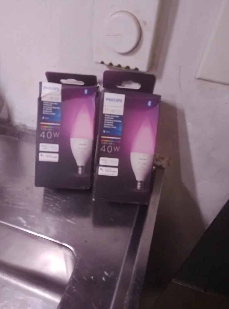 Philips Hue White and Colour Ambiance 40W Bulb