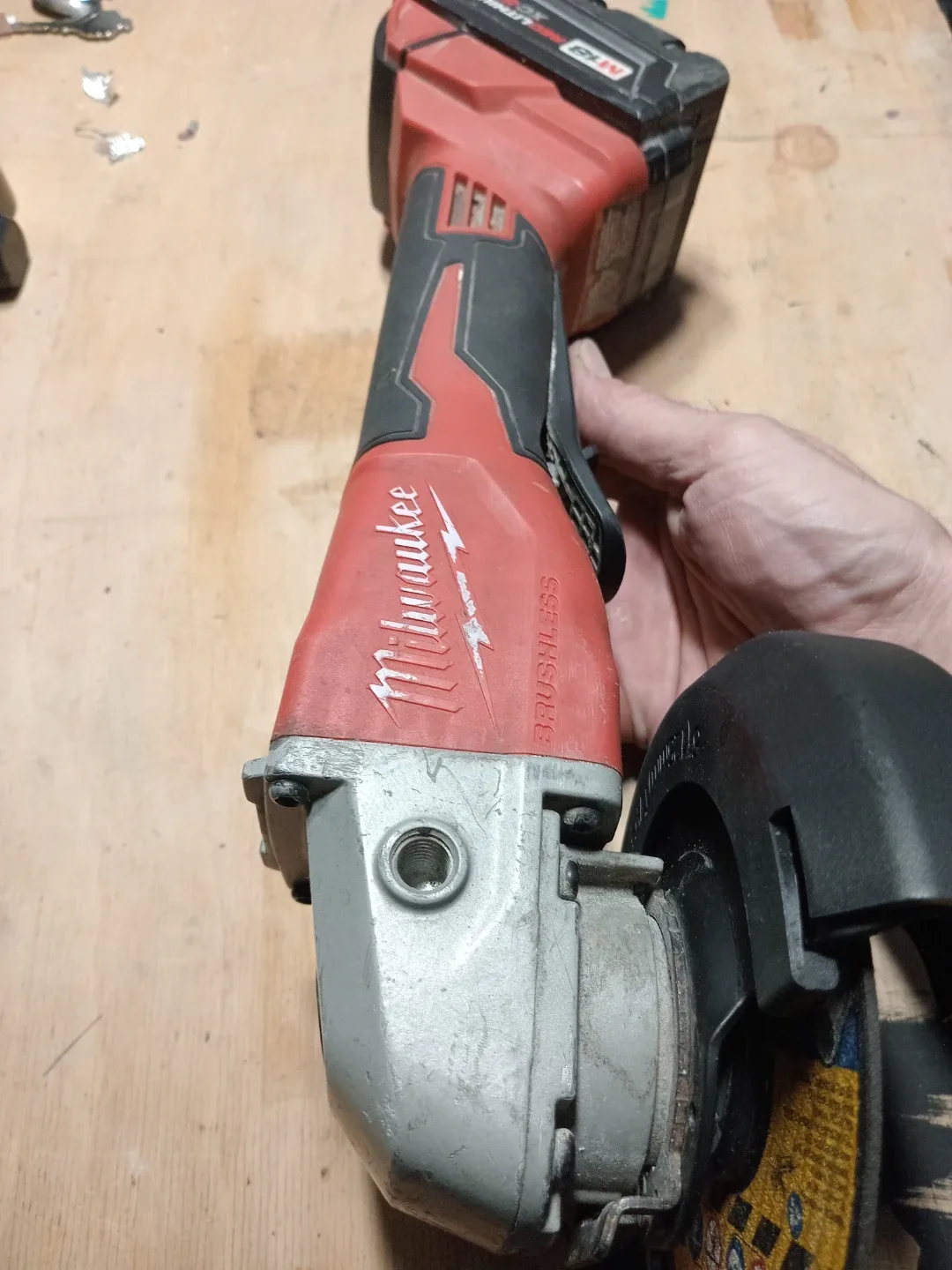 Milwaukee M18 REDLITHIUM XC5.0 Angle Grinder image indicator(6)