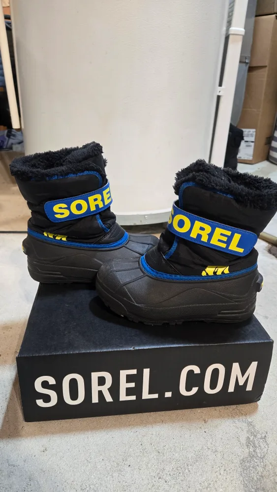 Sorel Children's Snow Boots - Size 12 image indicator(2)