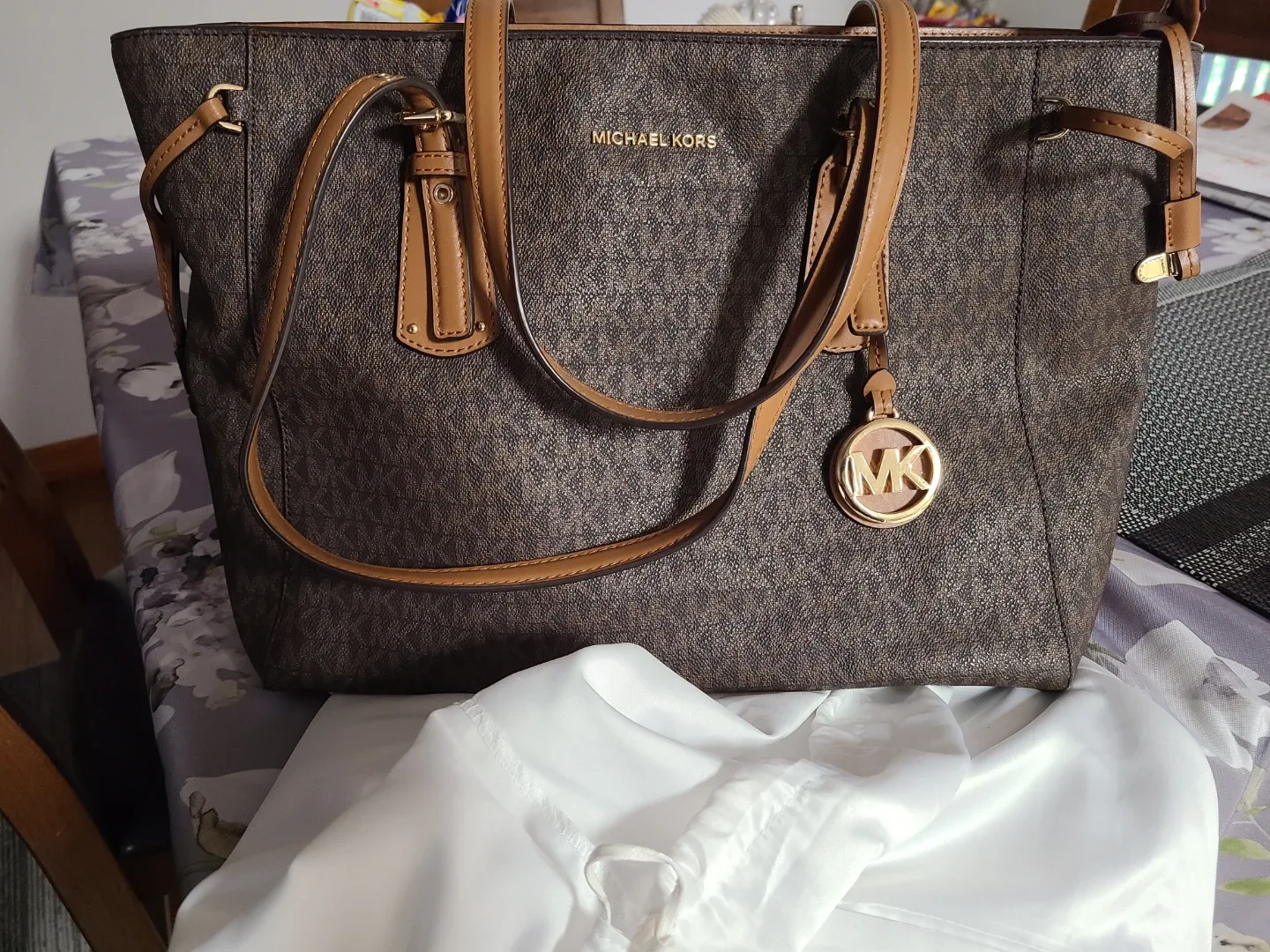 Michael Kors Tote Bag - Brown image indicator(2)
