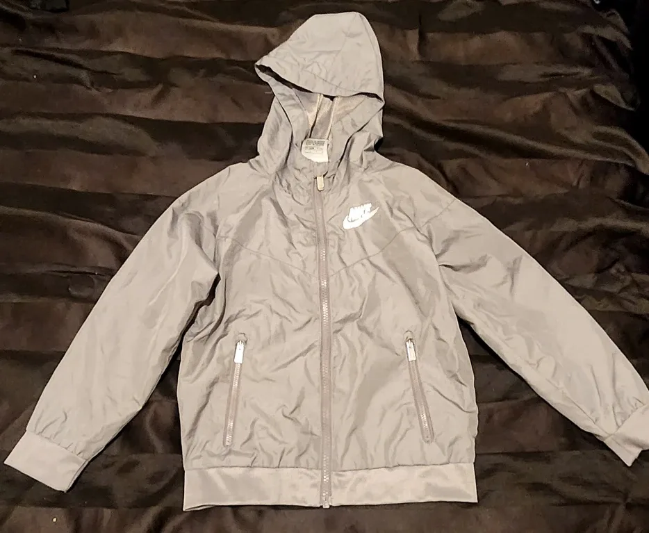 Nike Gray Windbreaker Jacket - Size L (6-7 Yrs)