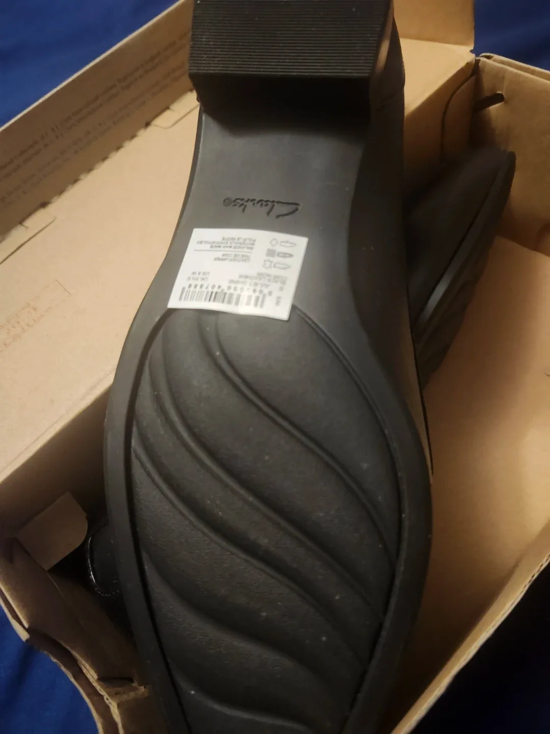 Clarks Juliet Shine Black Leather Loafers - Size 8 Wide🥕🥕 image indicator(4)