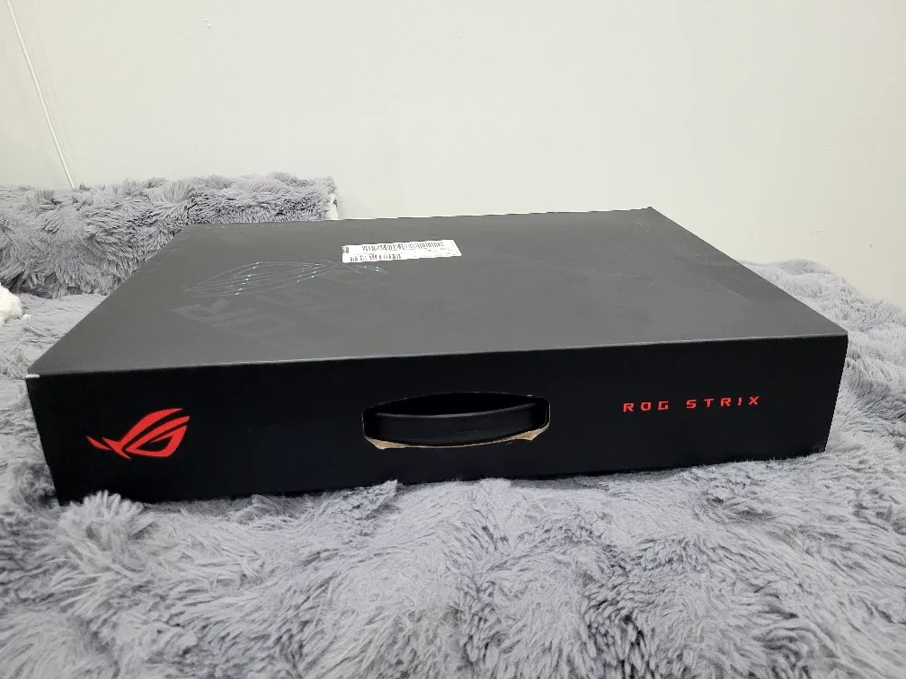 ASUS ROG Strix Gaming Laptop image indicator(5)