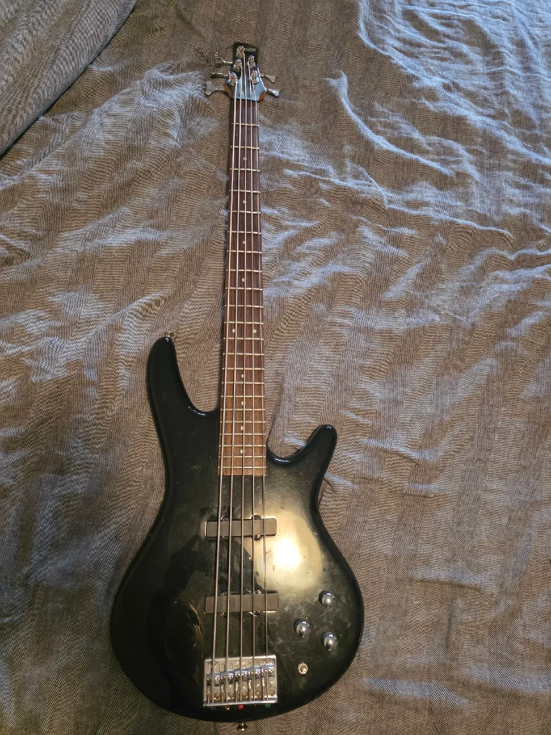 Ibanez GSR205 5-String Bass Guitar - Black image indicator(2)