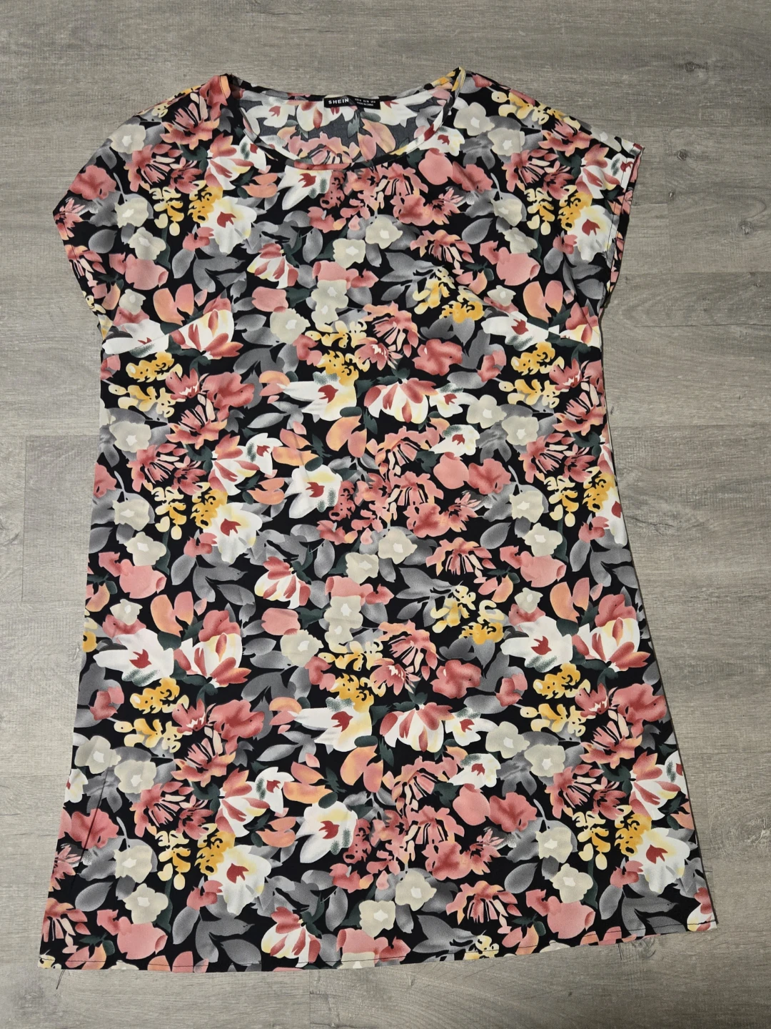 NEW! Shein Floral Print Dress - Size 6-8 - Winter Vacay