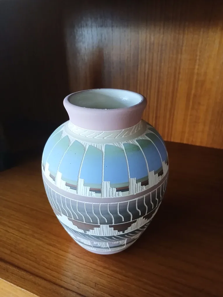 Vintage Native American Navajo Vase image indicator(4)