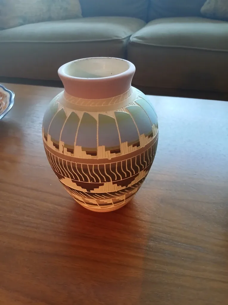 Vintage Native American Navajo Vase image indicator(5)