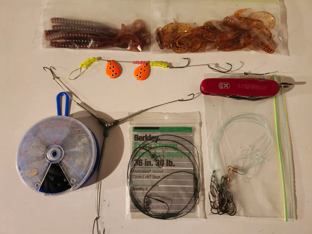 Plano tackle box, with lures & more image indicator(7)