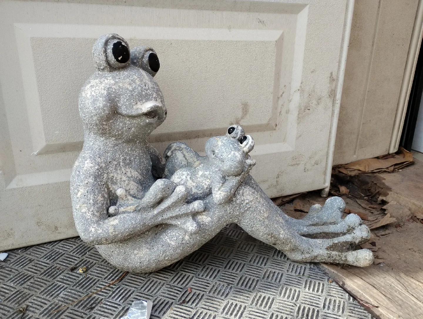 Outdoor Garden Figurines image indicator(2)