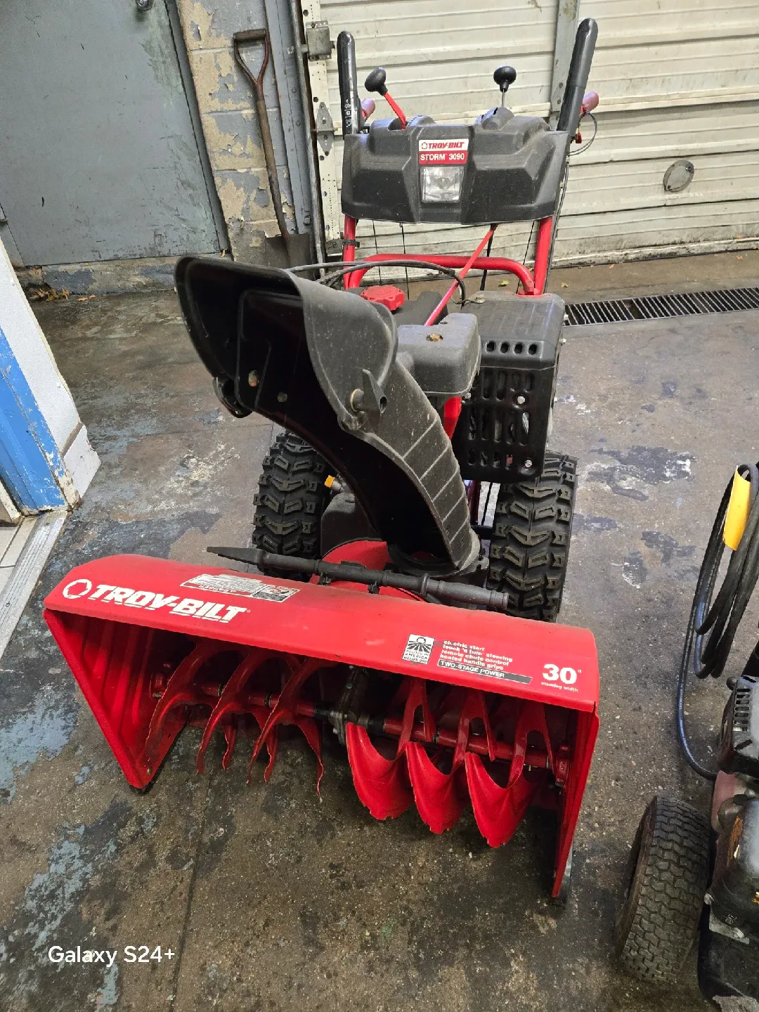 Troy-Bilt Storm 3090 Snow Blower image indicator(3)