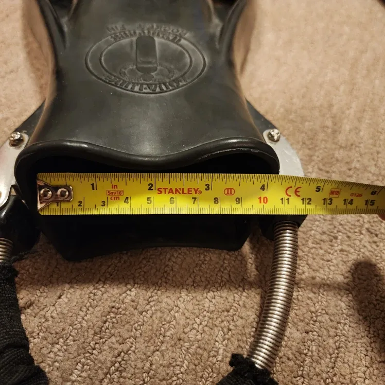 Aqualung Rocket Fins with spring straps image indicator(5)