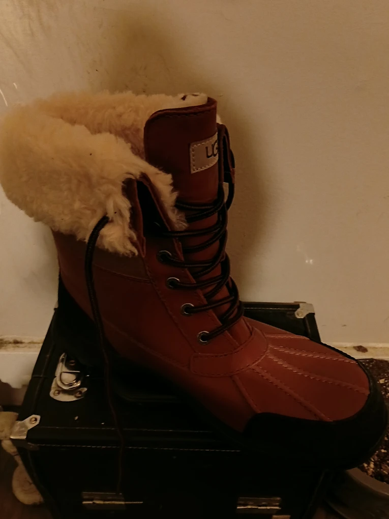 Men's UGG WInter Boots- Size 10 - photo 2