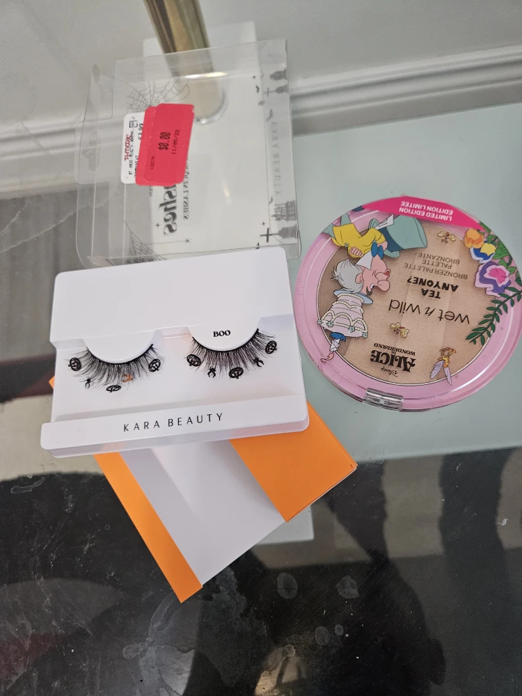 Dazzlelashes Halloween Edition & Wet n Wild Bronzer - photo 3