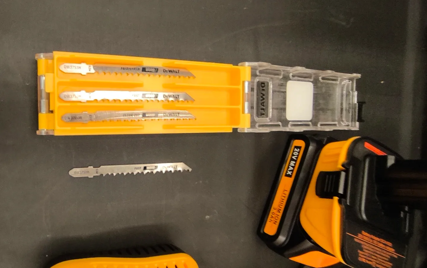 DeWalt DC330 20V Cordless Jigsaw Kit image indicator(5)