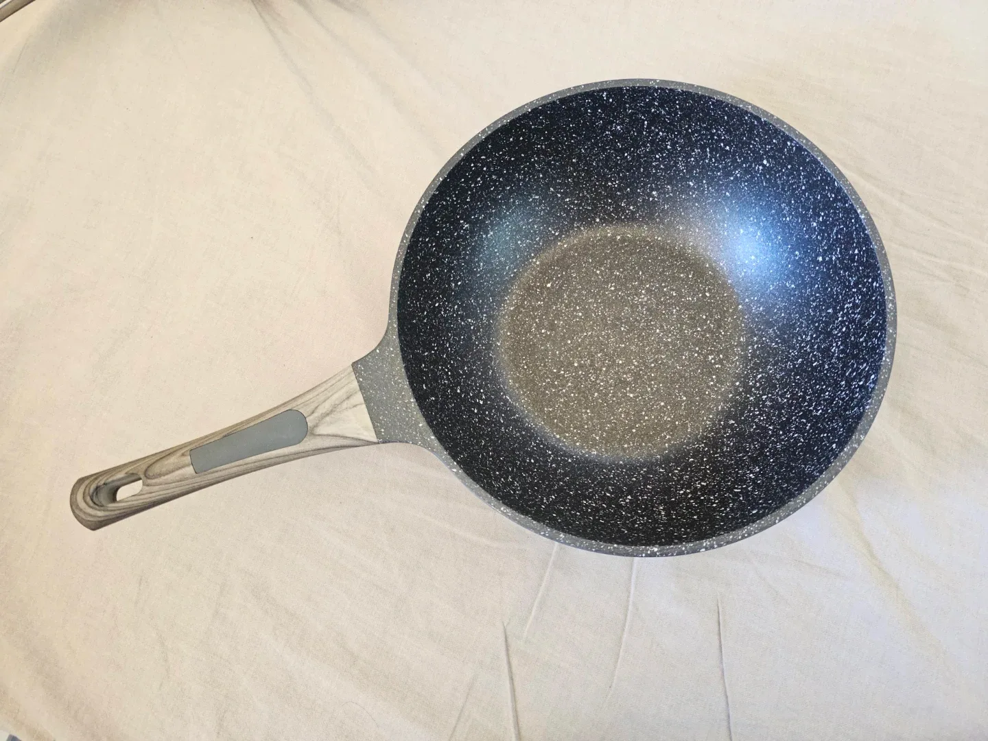 Wok with Lid - 30cm image indicator(2)