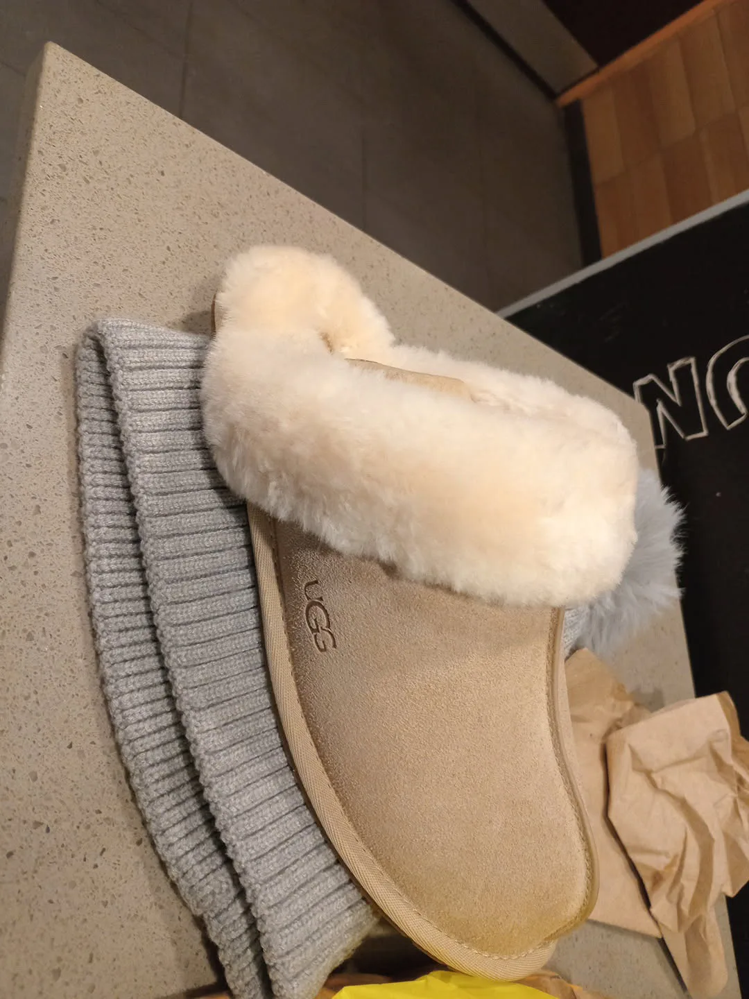UGG Scuffette II Slippers size 6 image indicator(2)