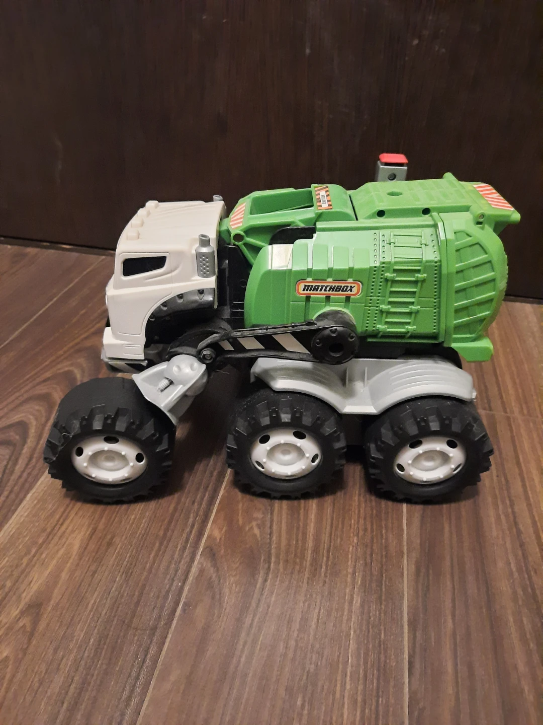 $25 Machabox Garbage Truck Robot - photo 3