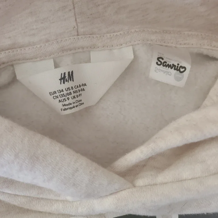 Kids GAP Hoodie & Sanrio H&M Set image indicator(3)