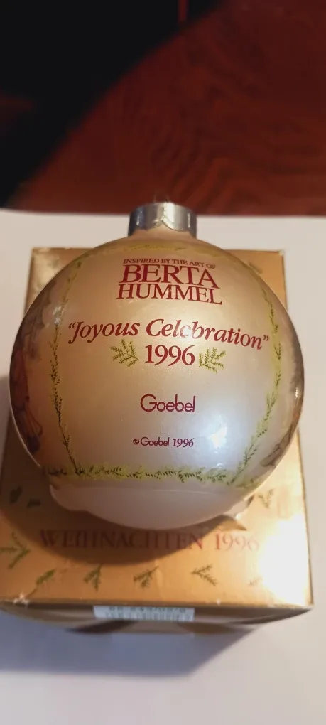 Berta Hummel Goebel Joyous Celebration 1996 Ornament image indicator(2)