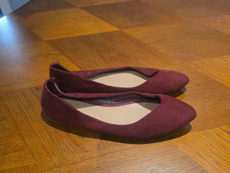 Old navy Burgundy Suede Ballet Flats image indicator(3)