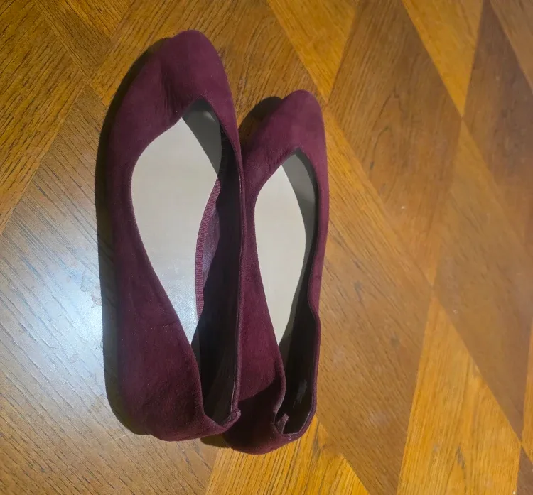 Old navy Burgundy Suede Ballet Flats image indicator(4)