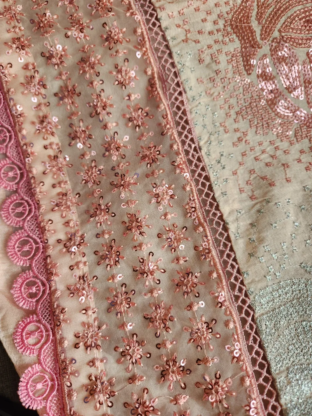 Beautiful 3 pcs pakistani suit image indicator(5)