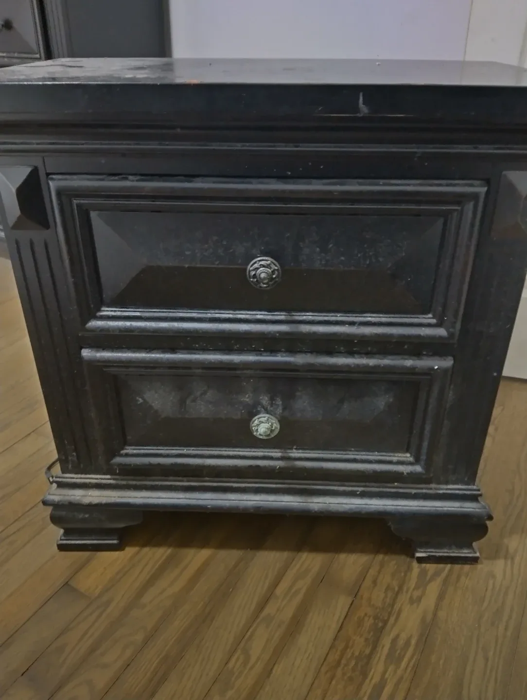 Bedroom Furniture Set - Dresser, Mirror, Nightstand image indicator(6)