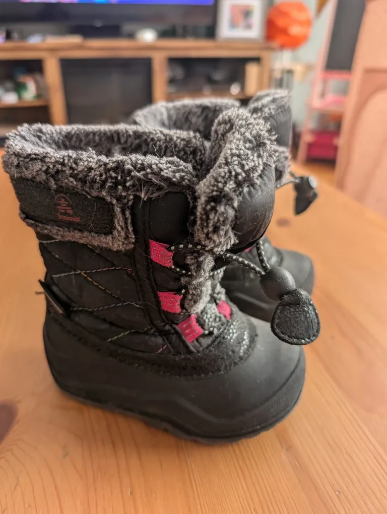 Kamik Black Winter Boots - Size 7 image indicator(2)