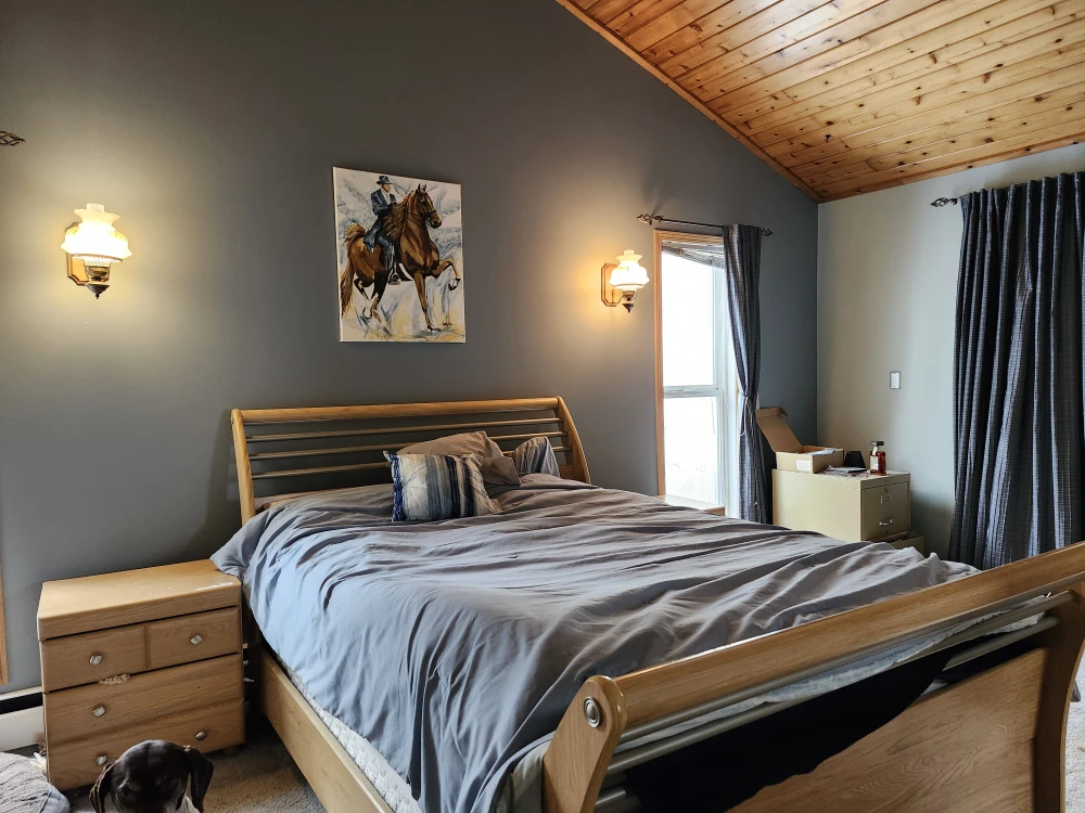 Wooden Bedroom Set - Bed, Dresser, Nightstands - photo 2
