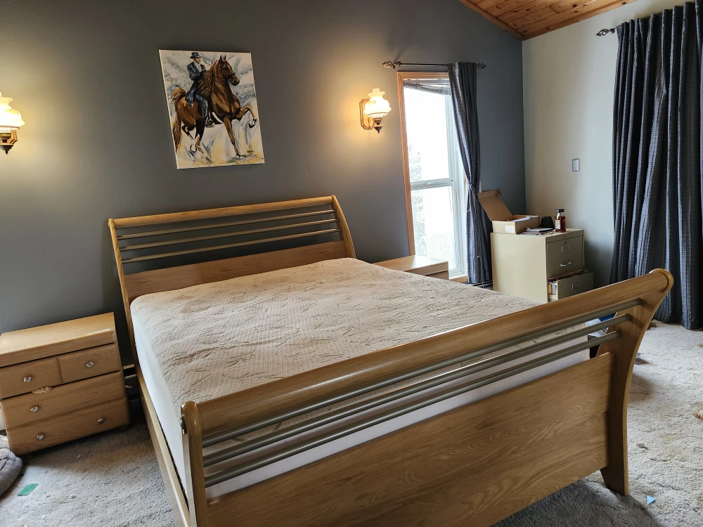 Wooden Bedroom Set - Bed, Dresser, Nightstands - photo 4