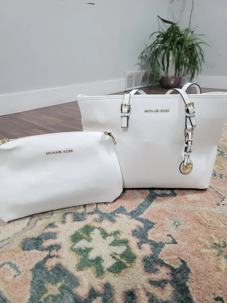 Michael Kors  White Tote Bag image indicator(2)