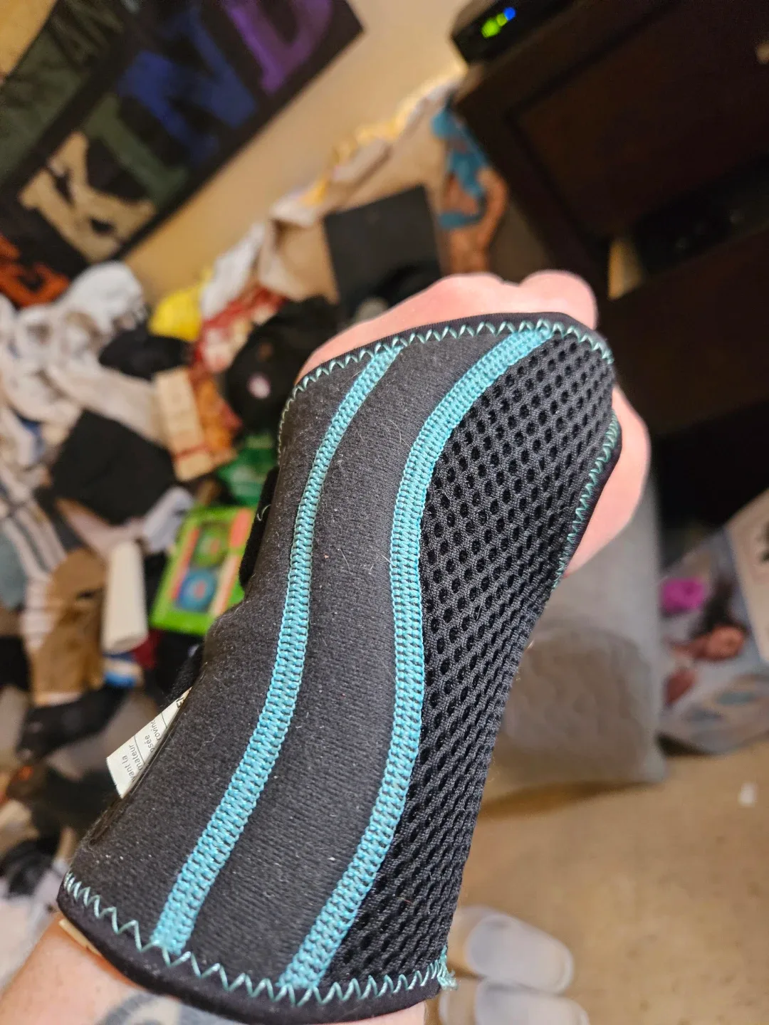 Trainers Choice Wrist Brace - Left S/M image indicator(4)