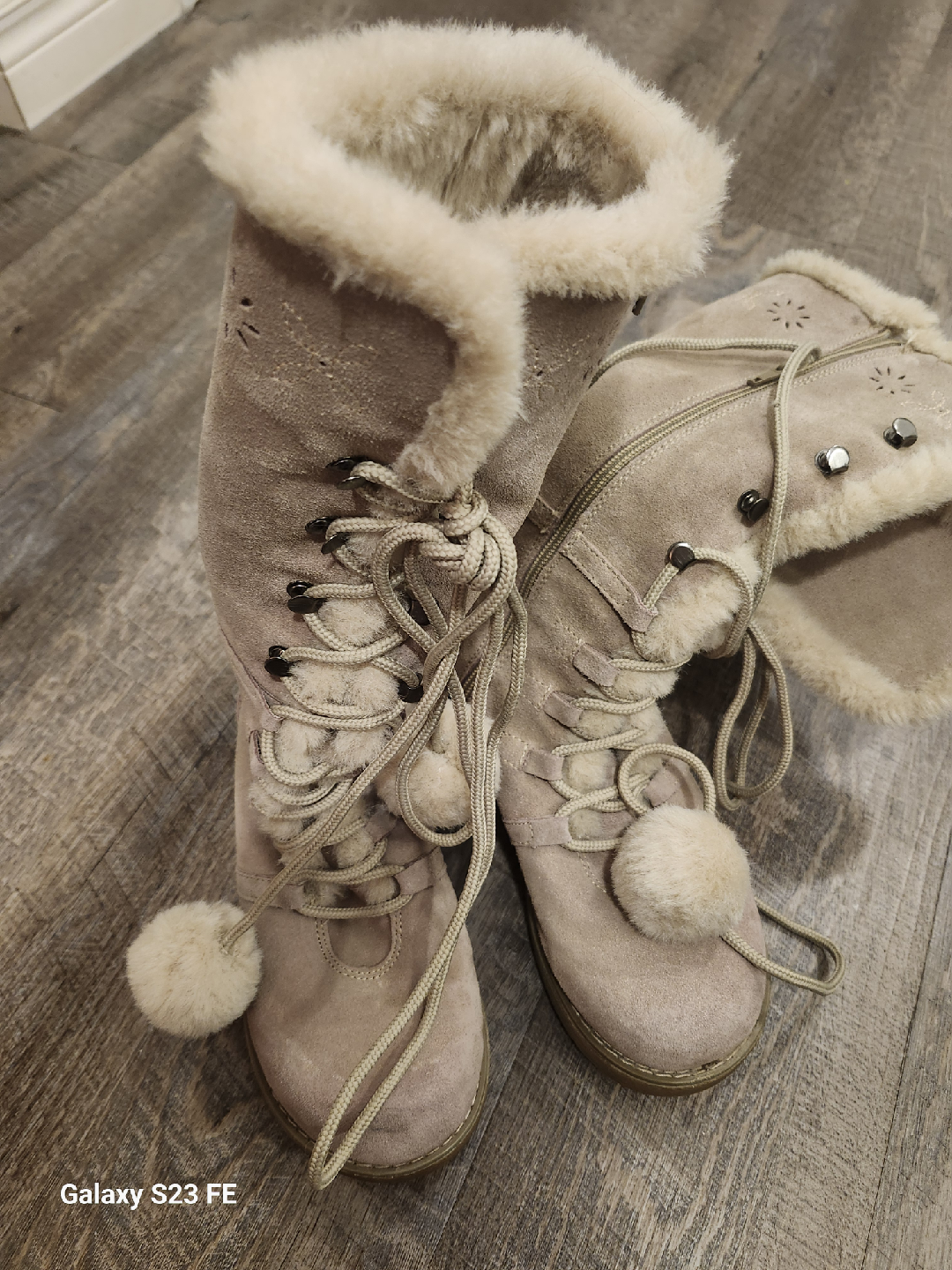 Beige Winter Boots with Faux Fur Trim