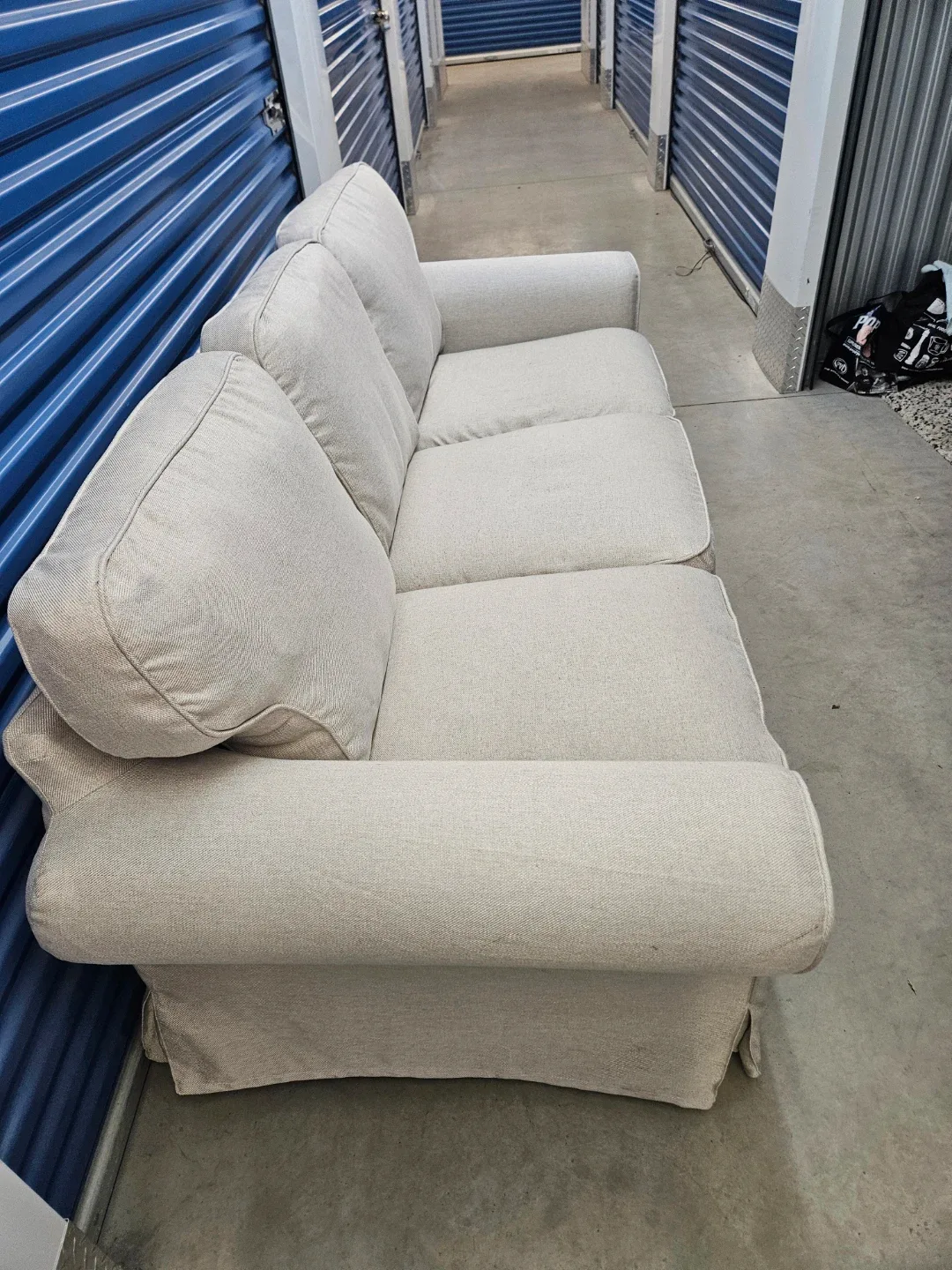 Ikea Upplander sofa image indicator(3)