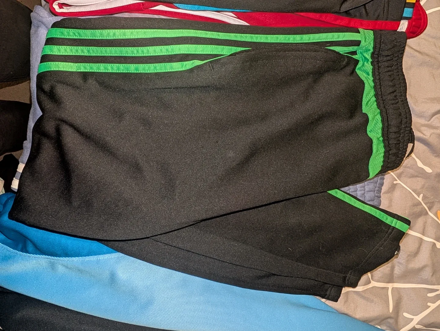 Various Adidas pants size Medium/Large image indicator(4)