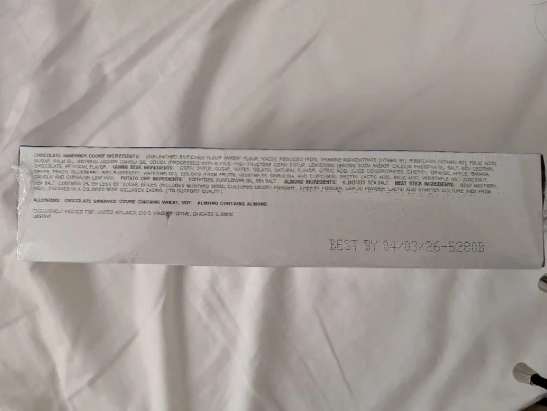 United Airlines Choice Menu Recline Snackbox expire 4/3/26 image indicator(2)