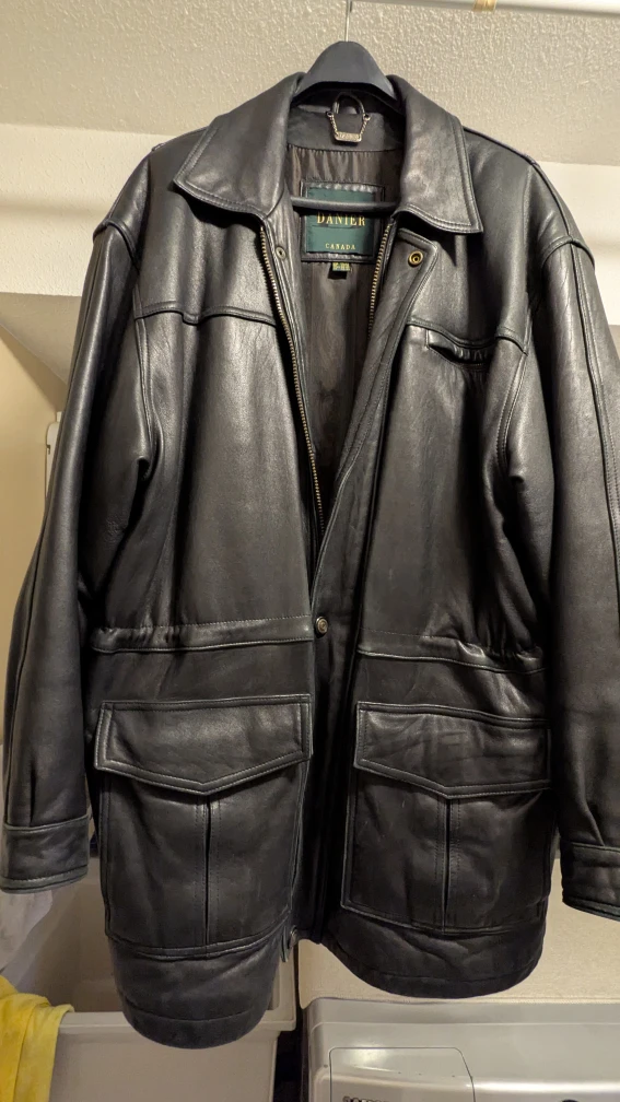 Danier Genuine Leather Jacket Size 40-42