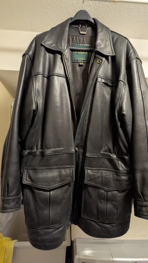 Danier Genuine Leather Jacket Size 40-42
