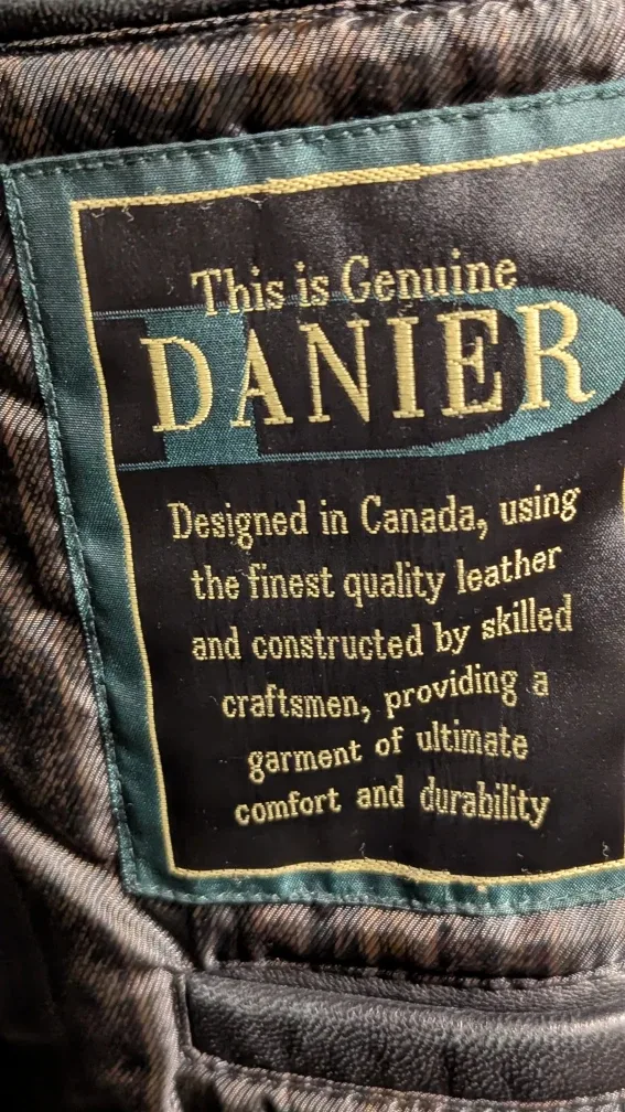 Danier Genuine Leather Jacket Size 40-42 image indicator(2)