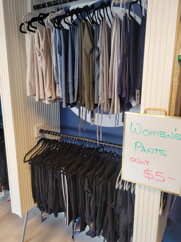 Women's Pants - NEW!!! - Only $5 each - photo 2