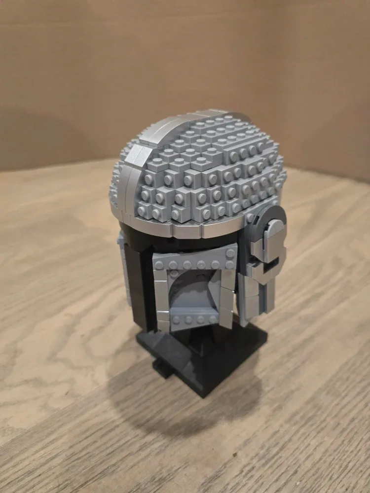 LEGO Star Wars The Mandalorian Helmet