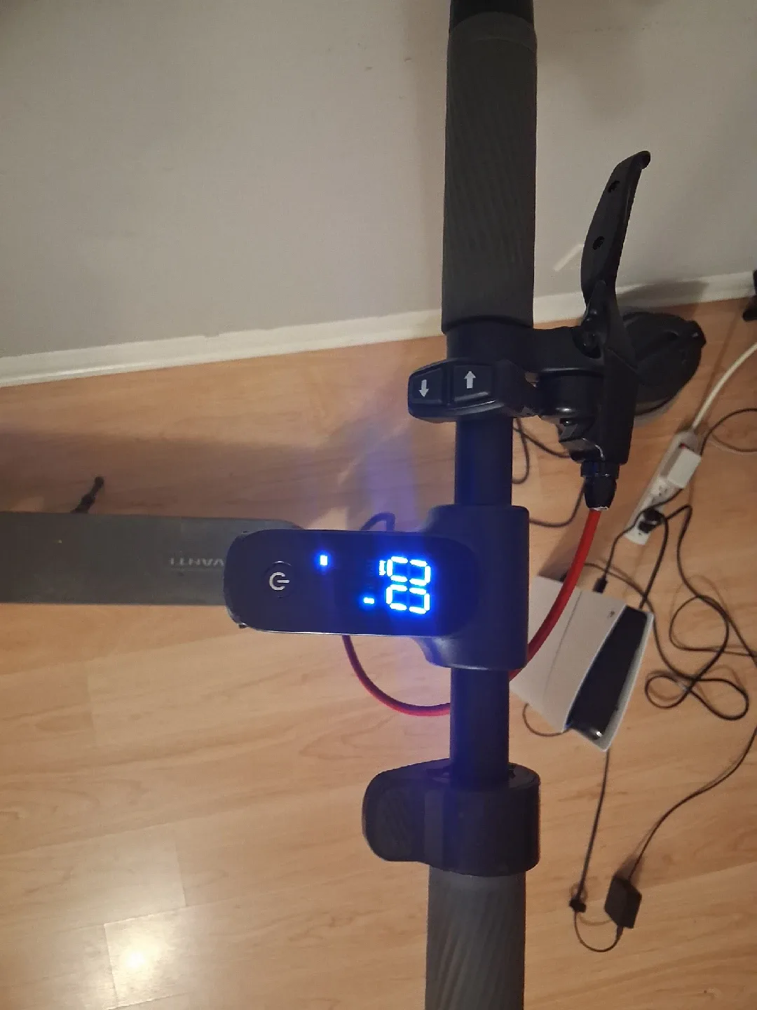 Invanti E30 Electric Scooter image indicator(2)