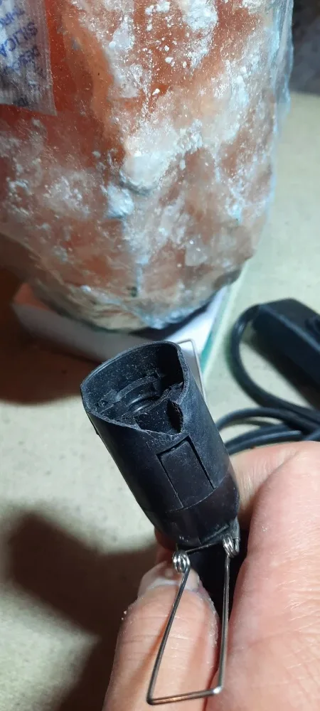 Large 9" Pink Himalayan Salt Lamp image indicator(3)