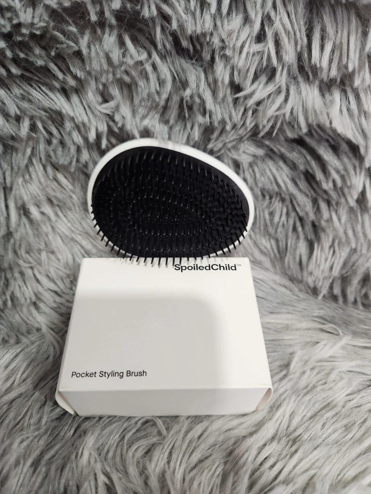 SpoiledChild Pocket Styling Brush - New in Box! - photo 2